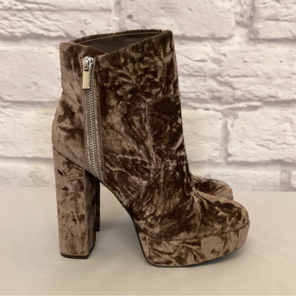 Gianni Bini 6.5 Didier Velvet Platform Block Heel Booties Women’s Ankle Boots - Picture 10 of 11